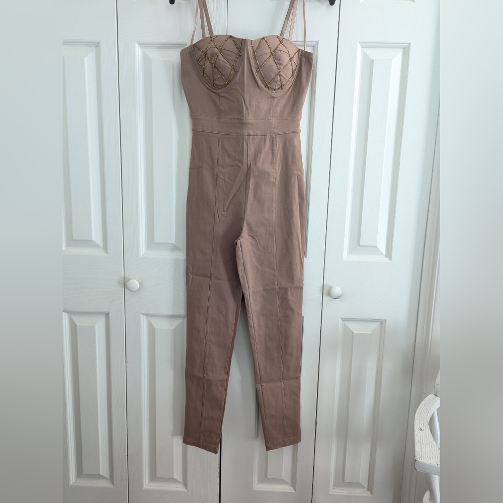 Haute Monde Bodycon Built-In Bra Jumpsuit Peach-pink Color.